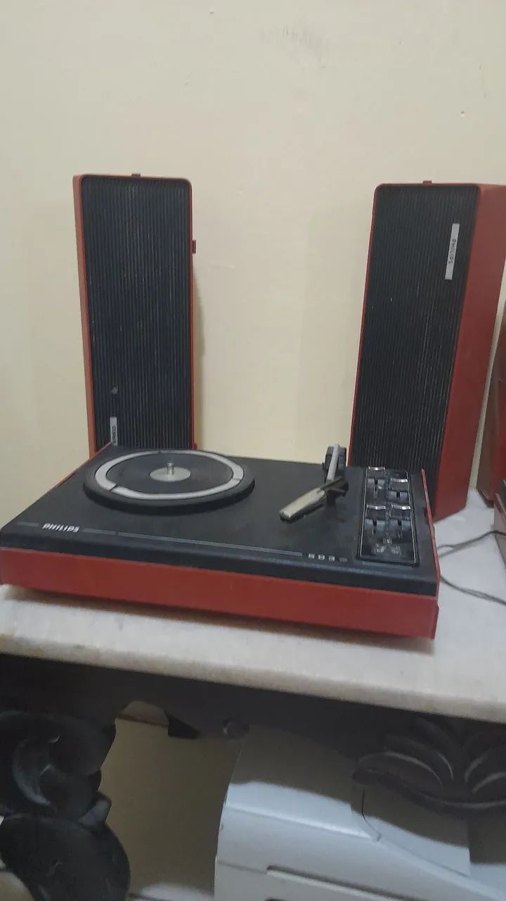 Radiola Antiga -Precisa de reparo!!!
