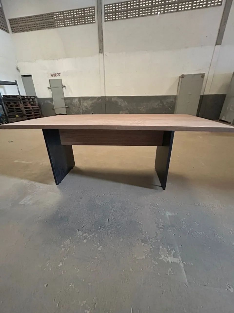 MESA DE REUNIÃO 