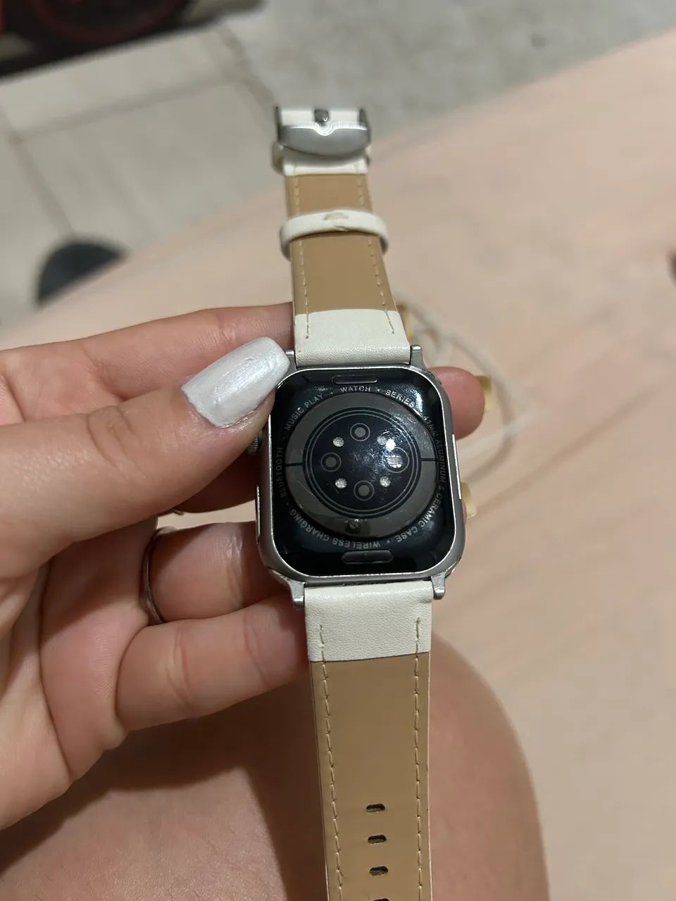Título: Smartwatch com carregador e pulseira branca - Funcionando - Foto 2