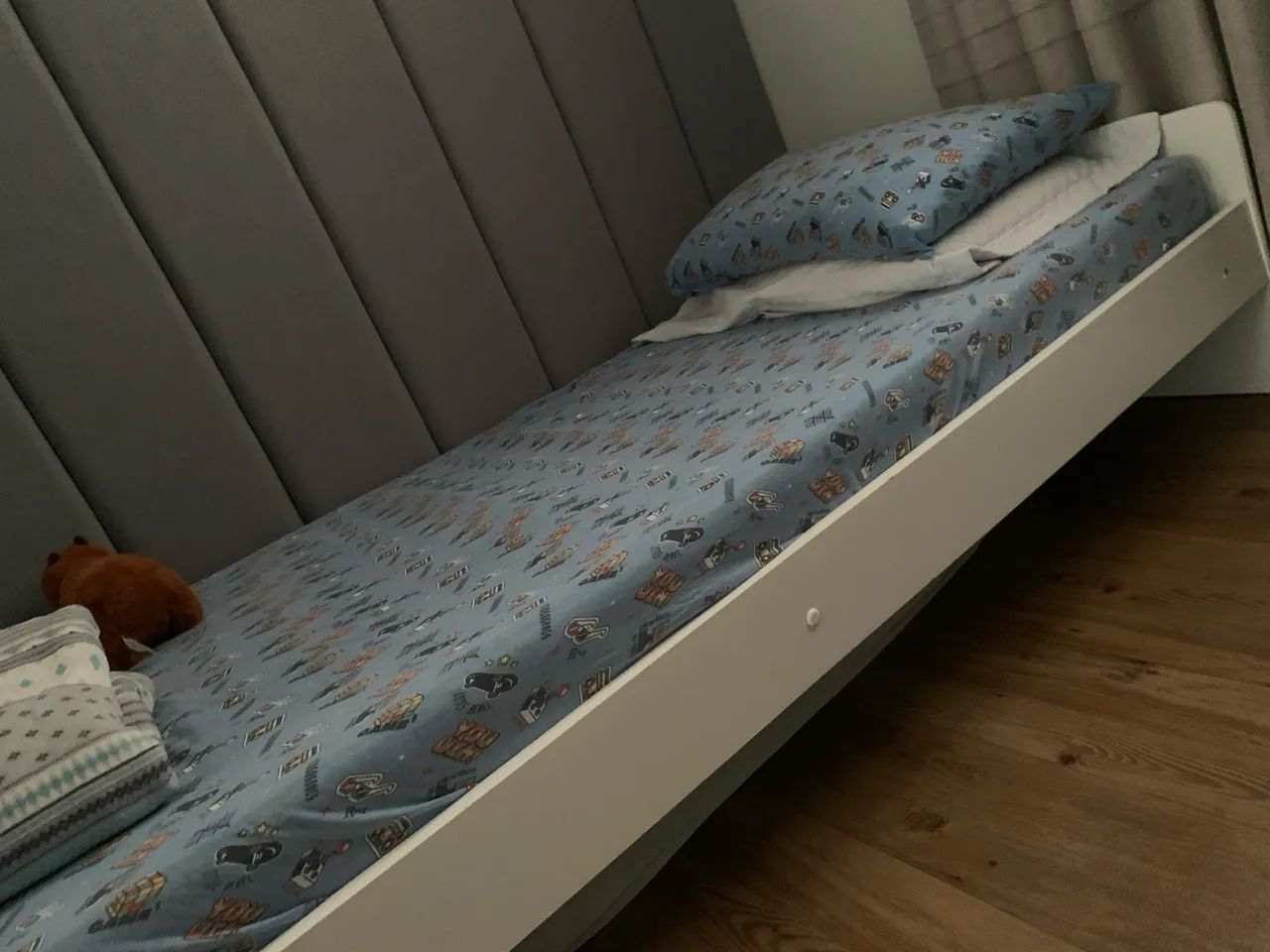 Cama solteiro com colchão 