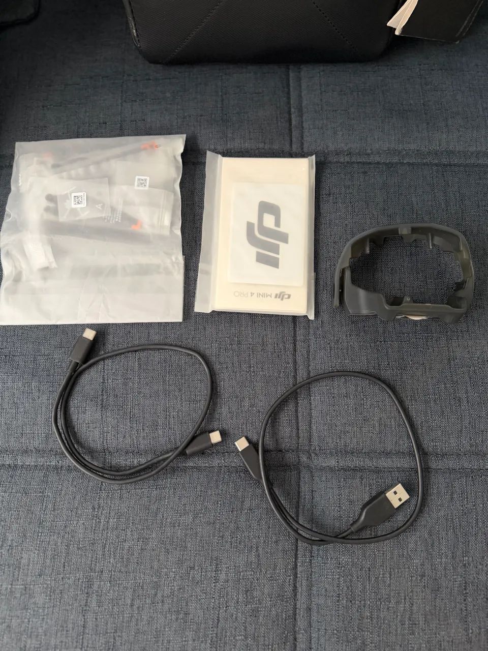 DJI MINI 4 PRO - KIT FLY MORE COMBO - Foto 5