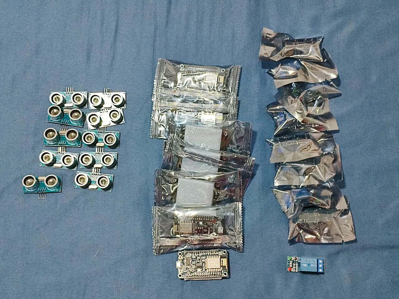 Lote 10 sensores hc-sr04 + 7 NodeMCU+ 9 srd-05vdc-sl-c