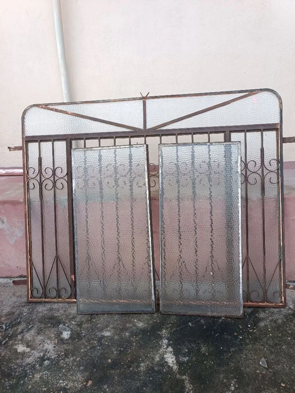 Janela de ferro tam. 150 cm Larg. X 120 cm de Altura  - Foto 2