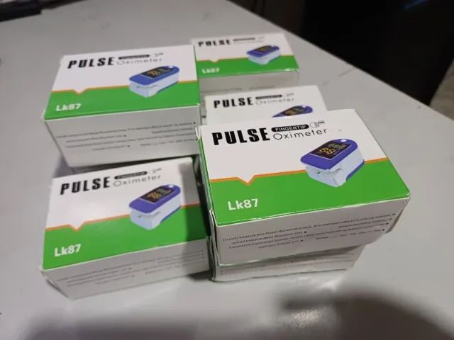 Oximetro De Dedo Profissional Digital Com Pulso E Saturação. - Foto 4