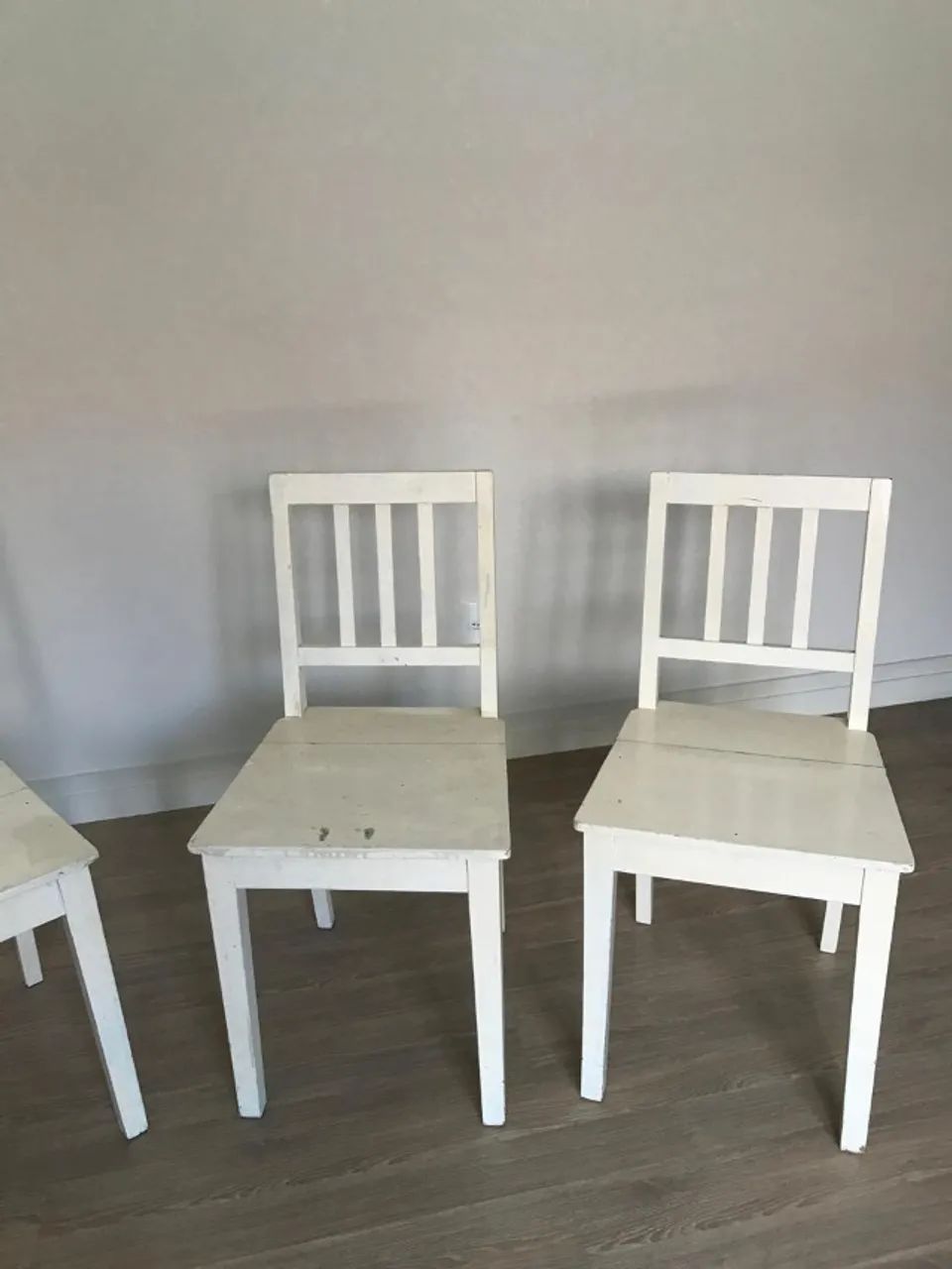 Quatro cadeiras antigas em madeira maciça - Foto 2