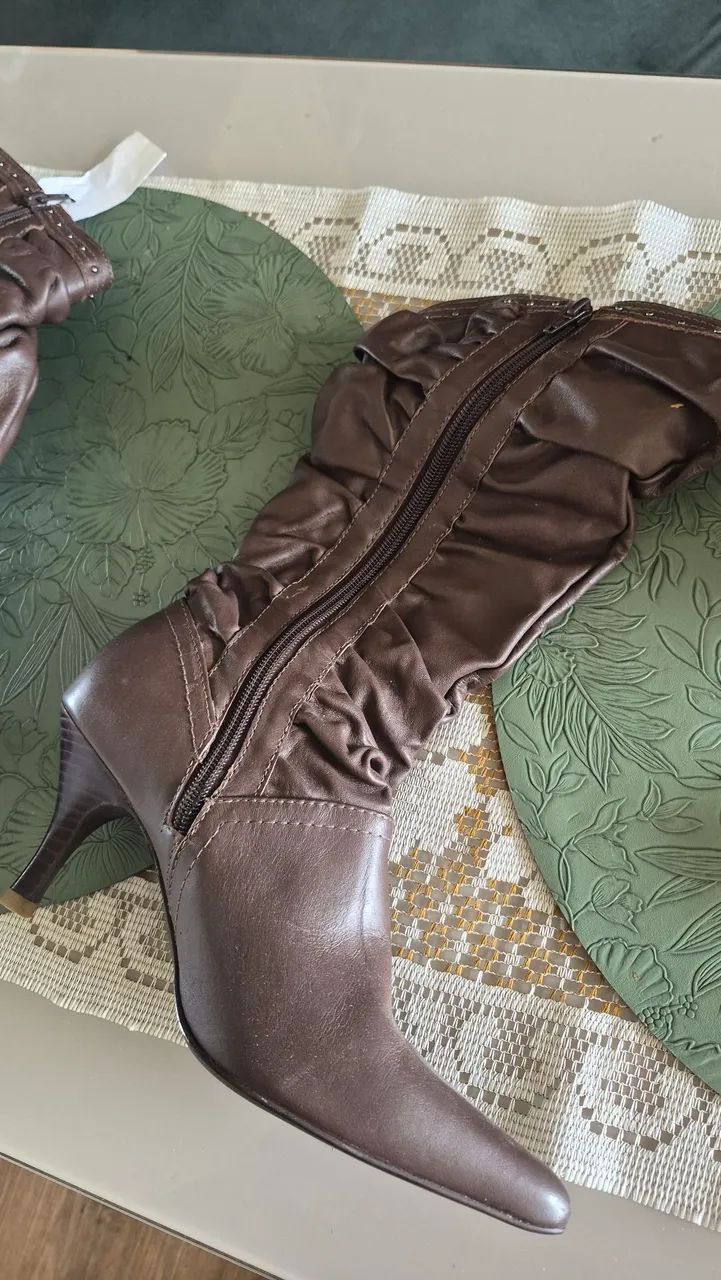 Bota de couro cano médio - Foto 2