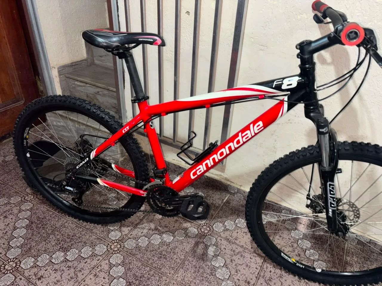 Bicicleta Cannondale  F8 - Foto 3