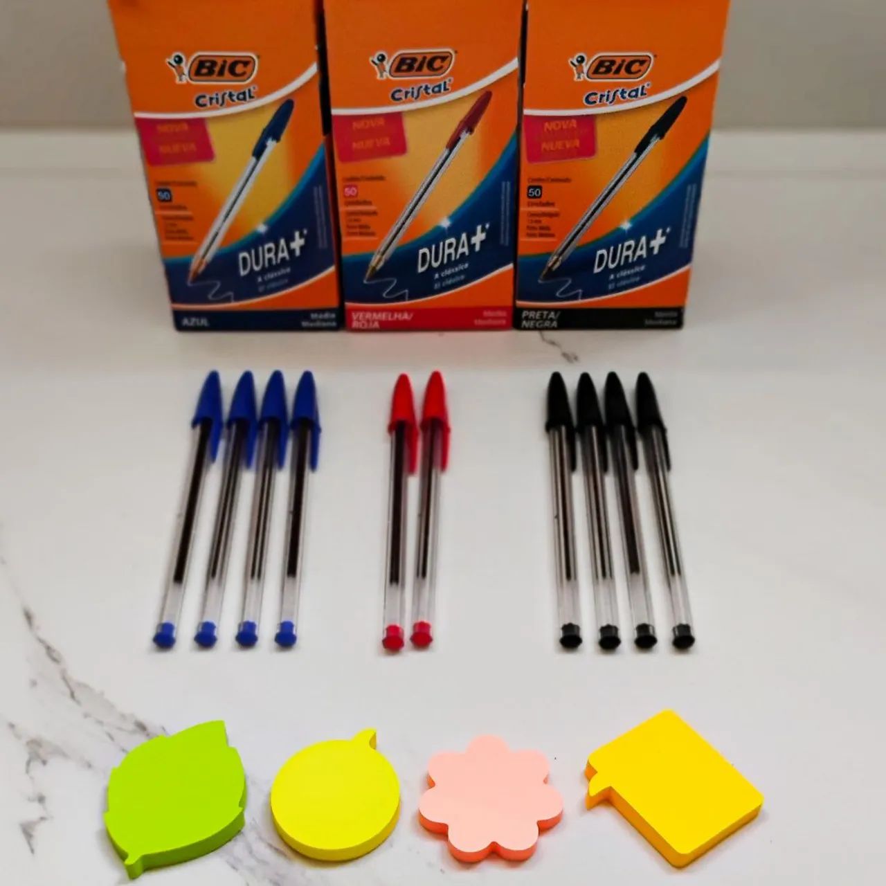 Kit 10 Canetas Bic + 4 Blocos Post-it Formato Divertido