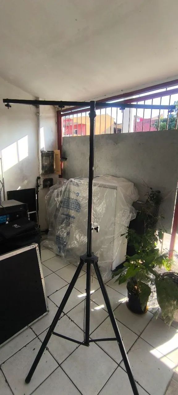 Tripé para iluminação DJ 