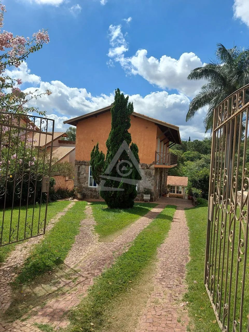 Casa à venda e para alugar em Campinas, Chácara Bela Vista, com 3 suítes, com 245 m²