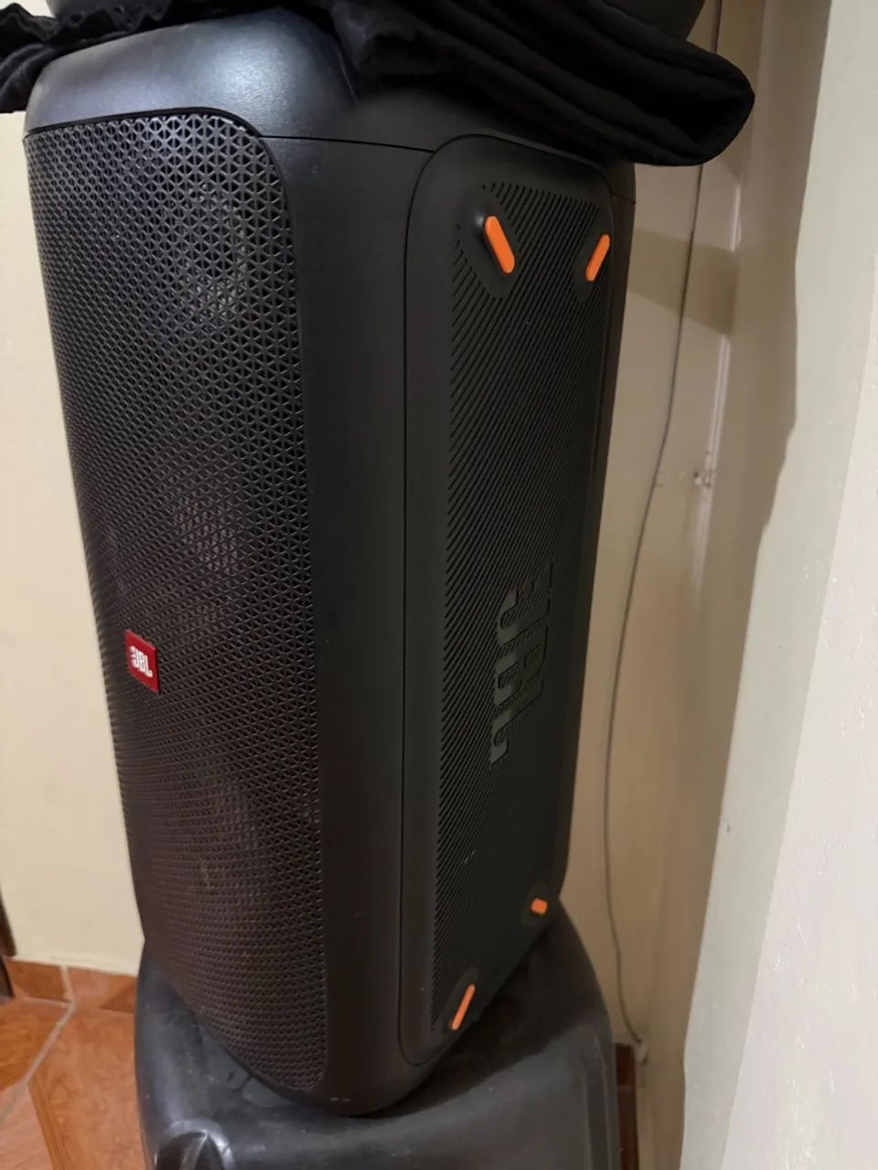 Vendo caixa de Som JBL Com Defeito  400R$ - Foto 2