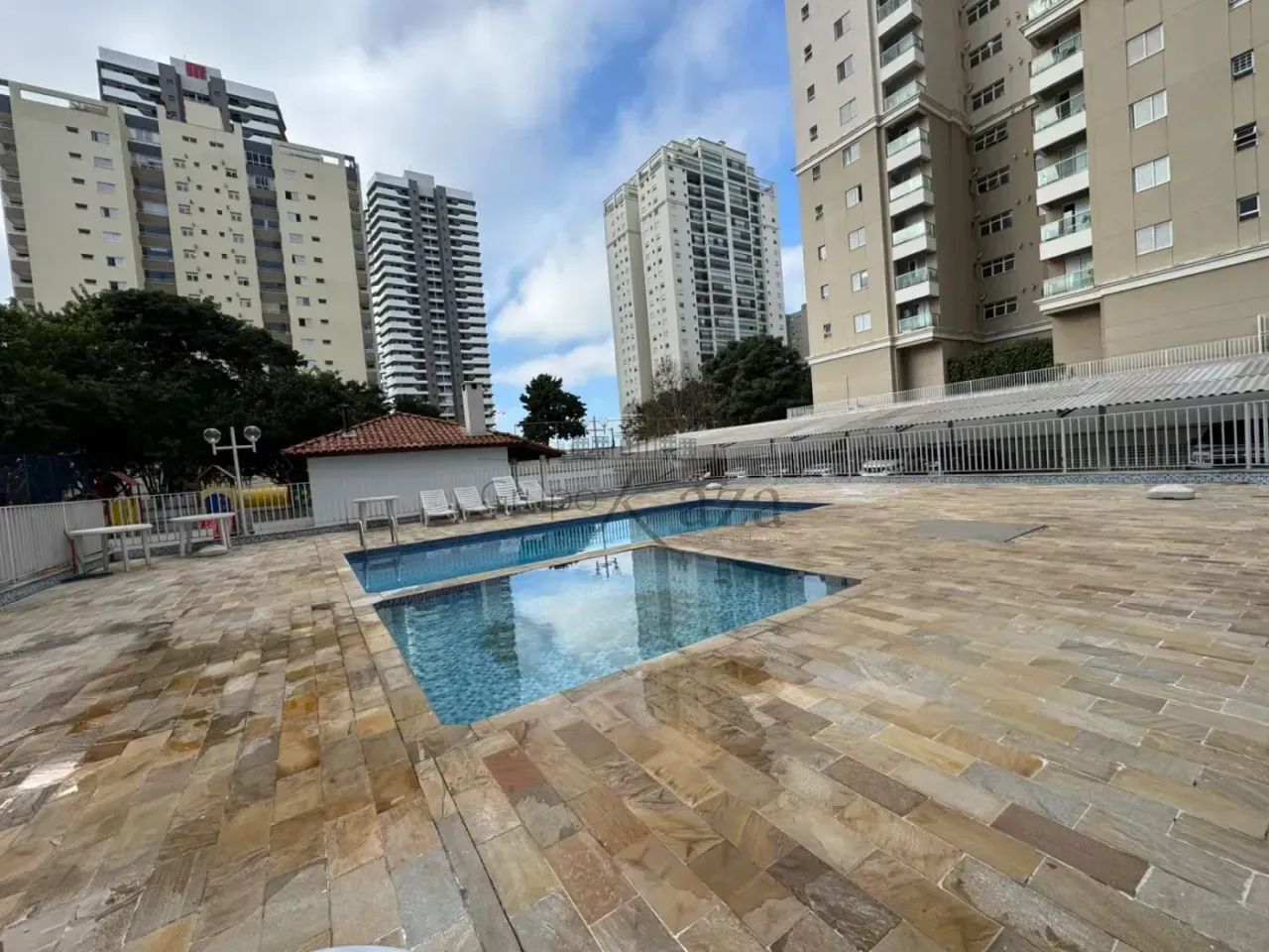 Apartamento - Jardim Aquarius - Edifício Tambaú - 3 Dormitórios - 85m².