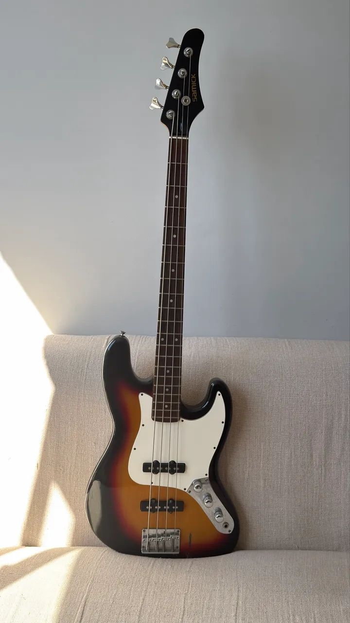 Baixo Samick jazz Bass 