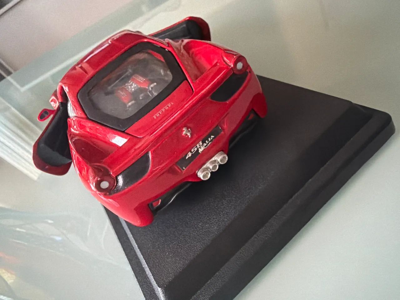 Miniatura Ferrari 458 Italia 2010 1:24 | Base Expositora  - Foto 4