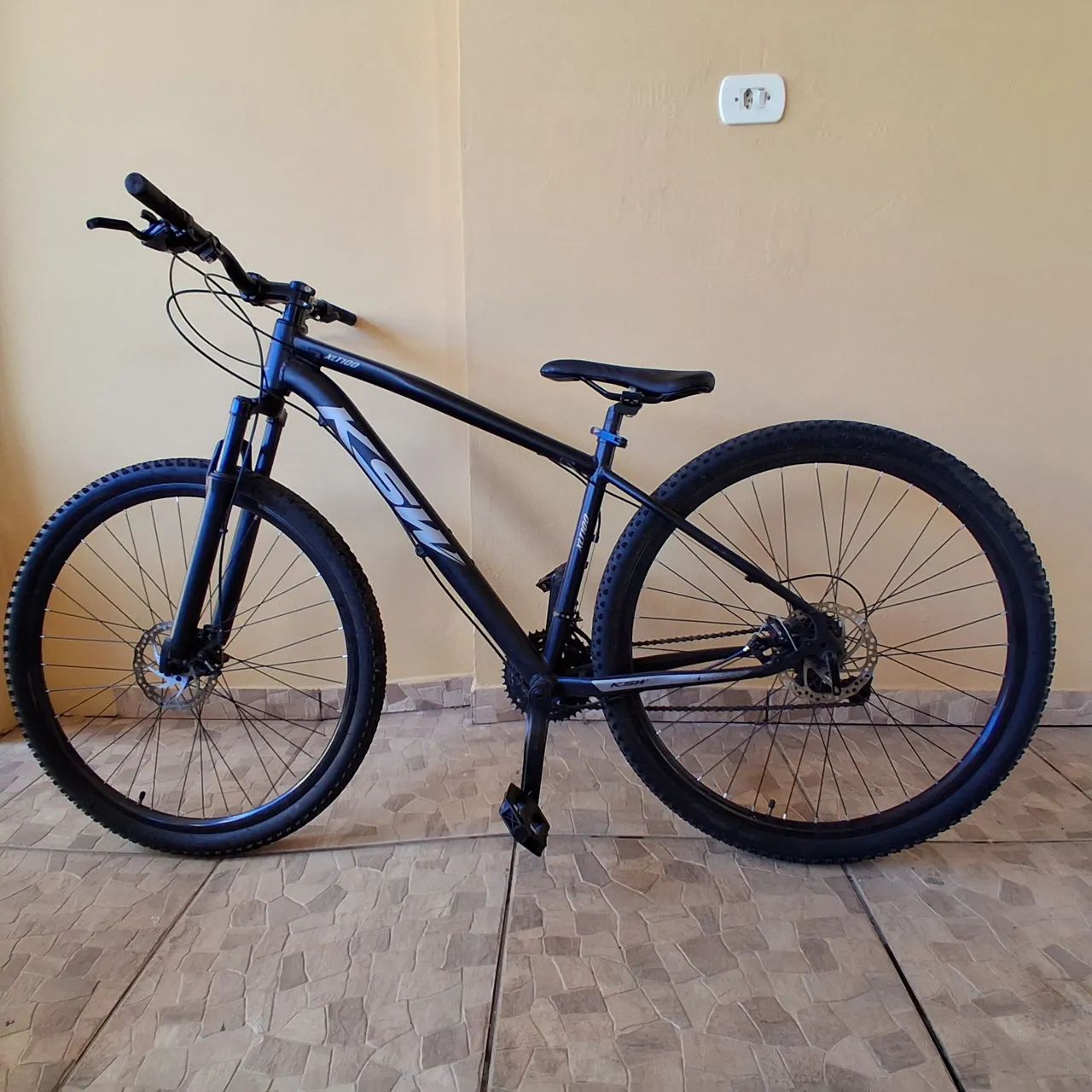 Vendo bicicleta aro 29 semi nova