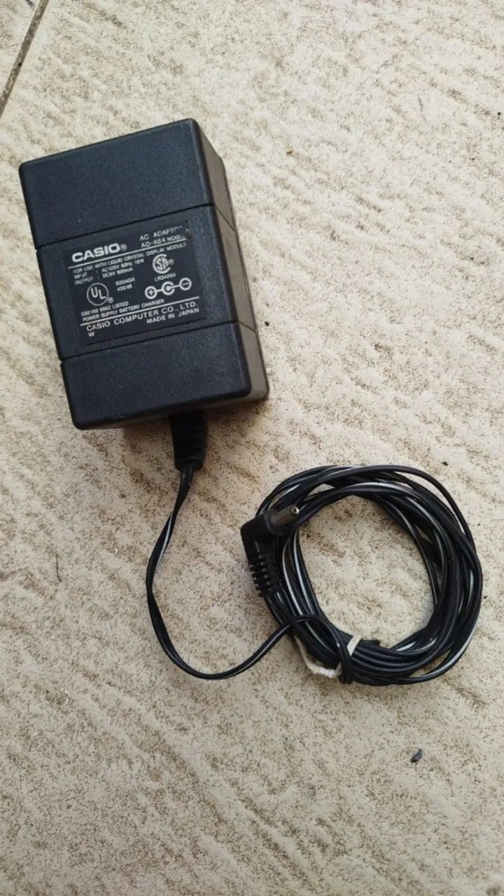Adaptador AC DC  800mA modelo vintage CASIO AD-K64