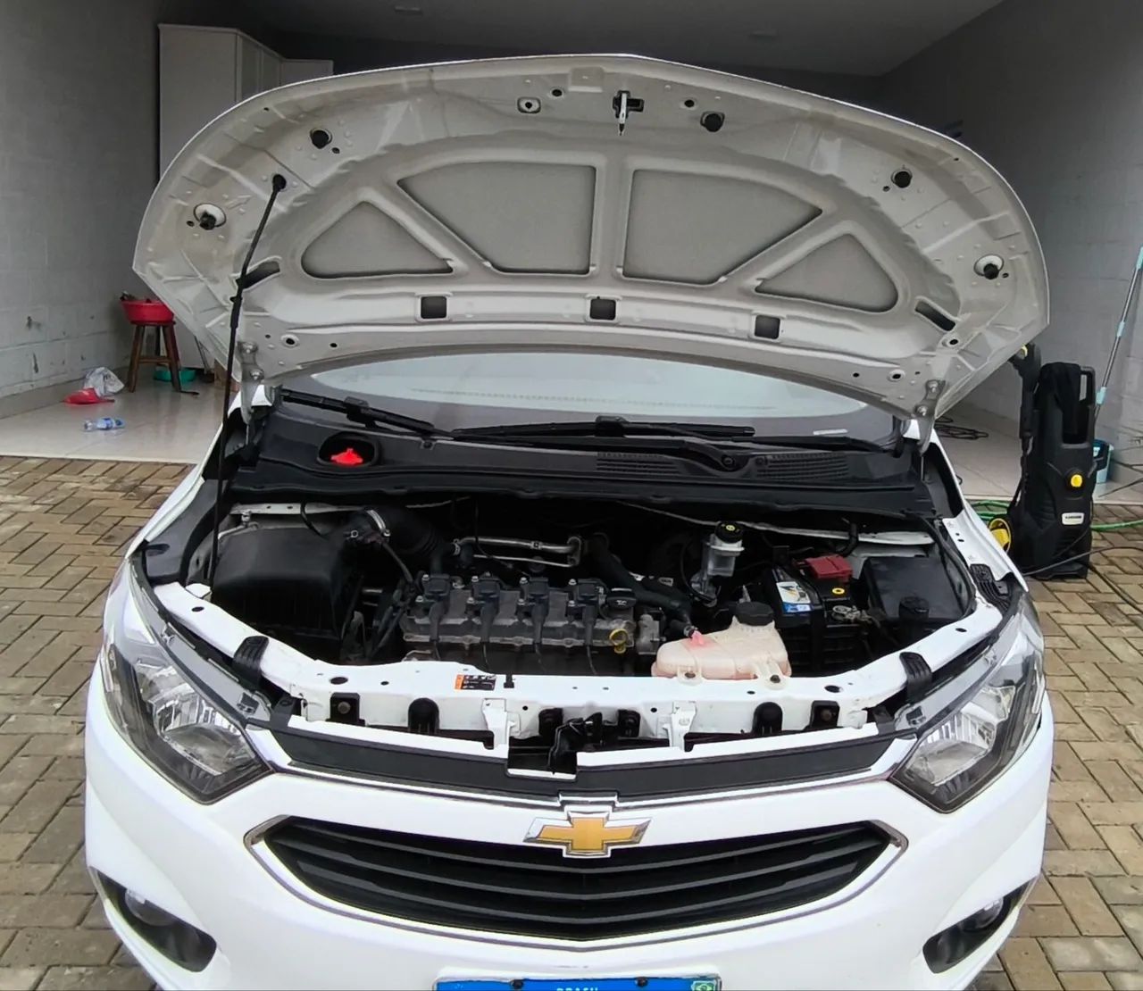 Chevrolet Onix Hatch LT 1.0 8V Flex Mec. 4P 2019 - Foto 2