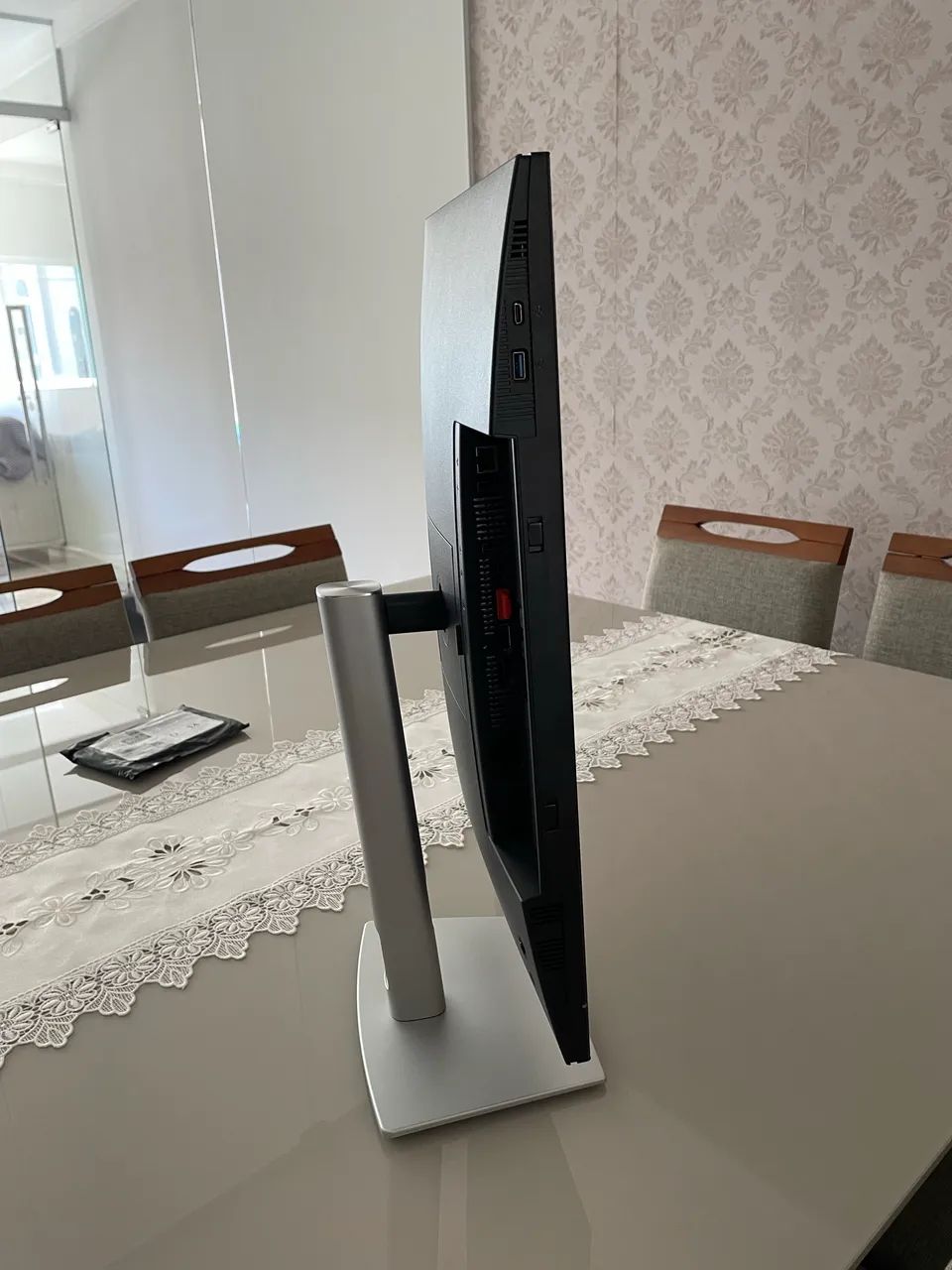 Monitor com hub USB-C Dell Pro 24 Plus P2425HE - Foto 5