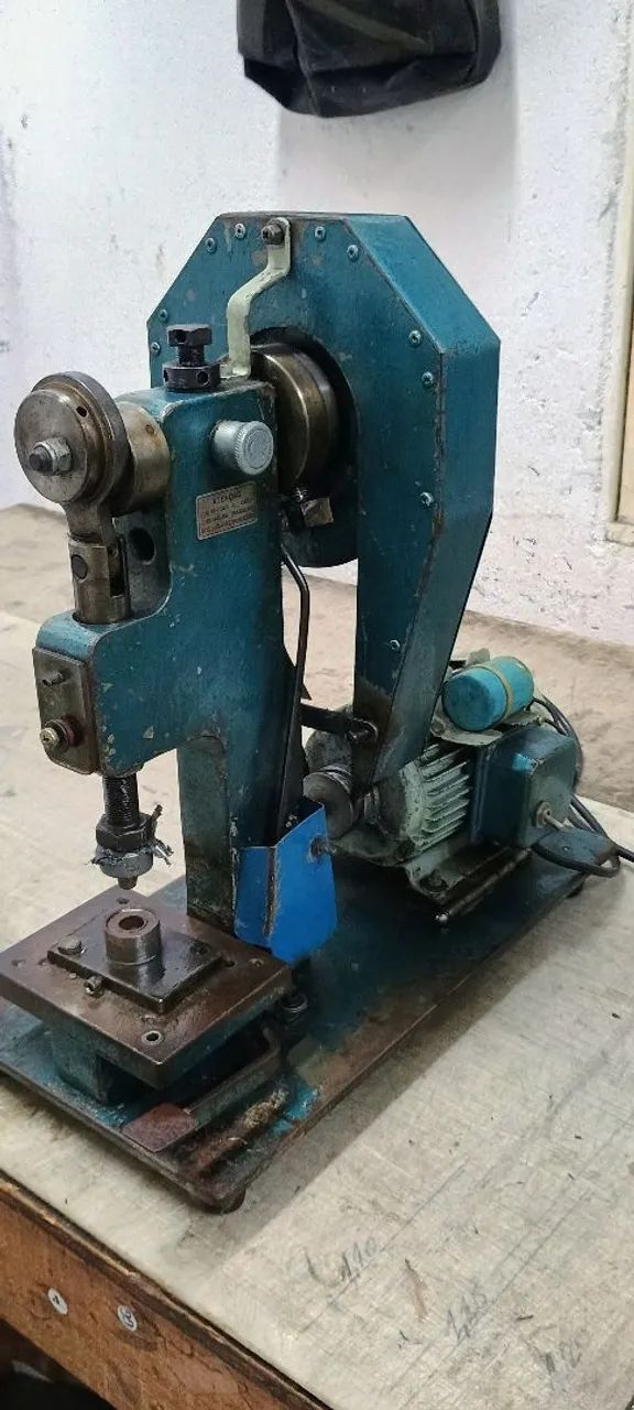 Mini prensa de 500 kilos de força a 2000 kl - Foto 2