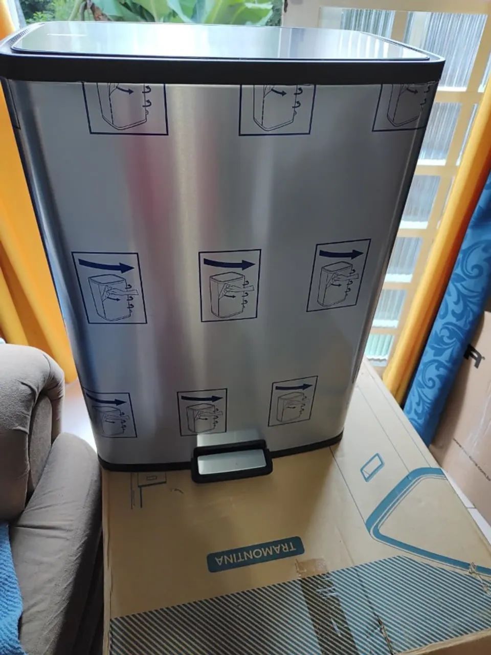 Lixeira Octos Inox Balde Removível E Pedal 45l - Tramontina - Foto 6