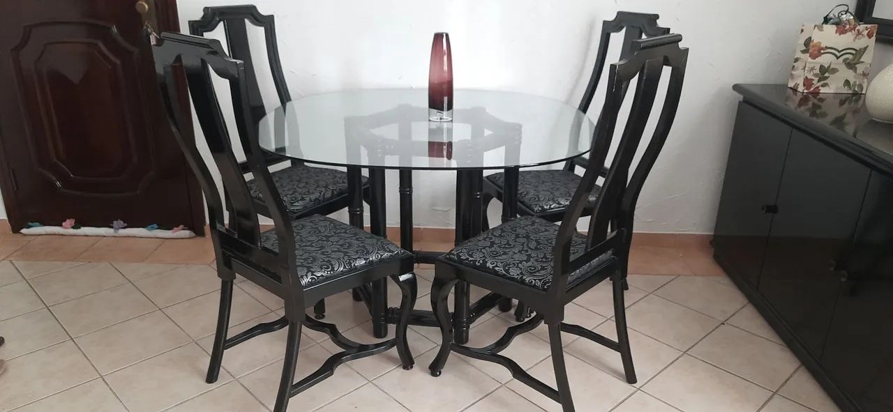 Vendo mesa de jantar 