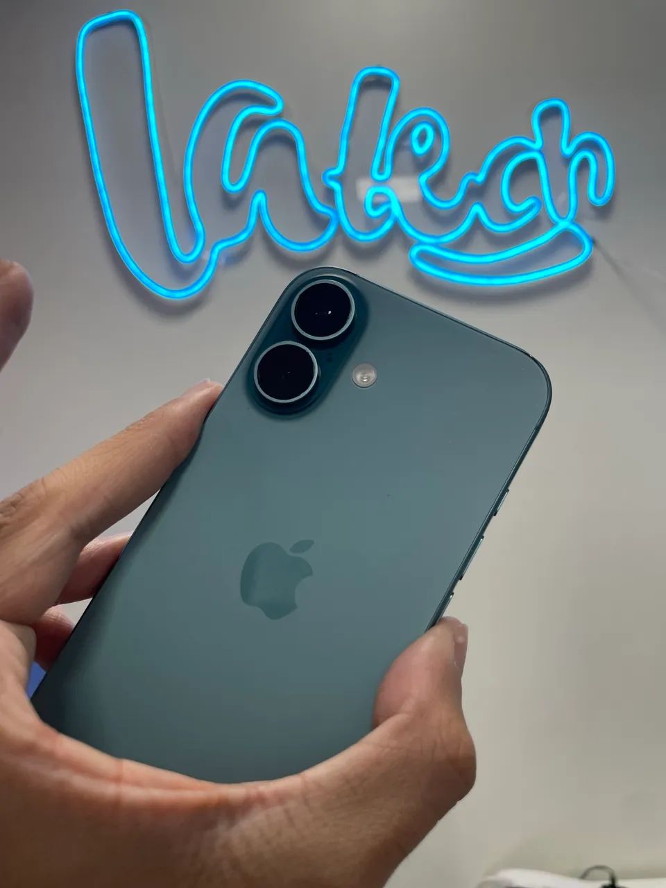 iPhone 16 128GB