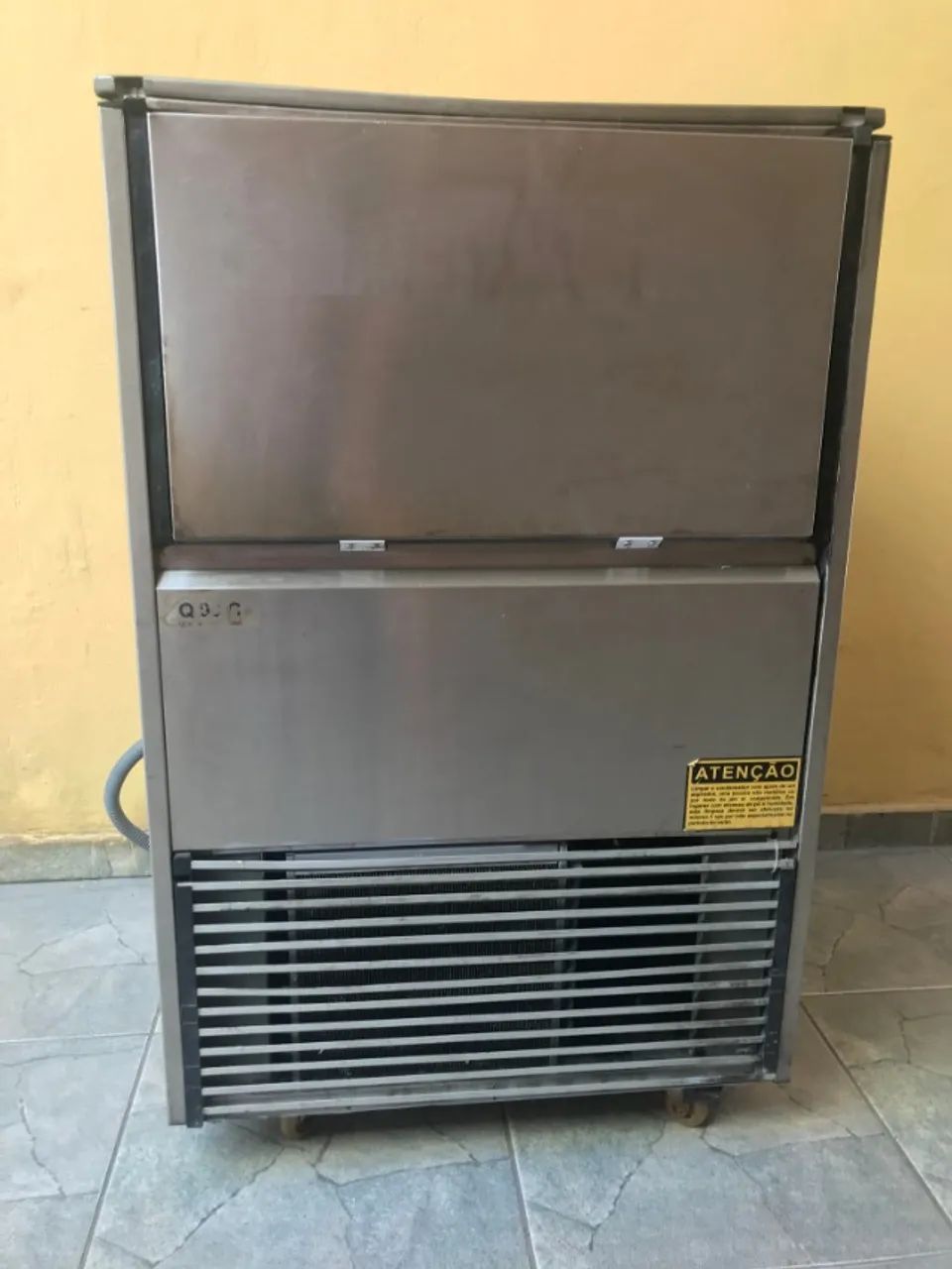 Máquina de Gelo Quasar 90 c 