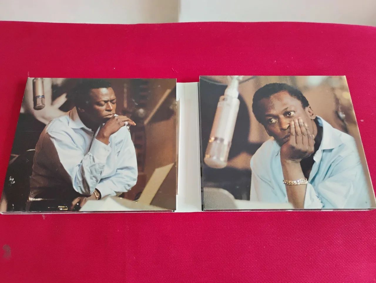 Três caixas cds MILES DAVIS  - Foto 5
