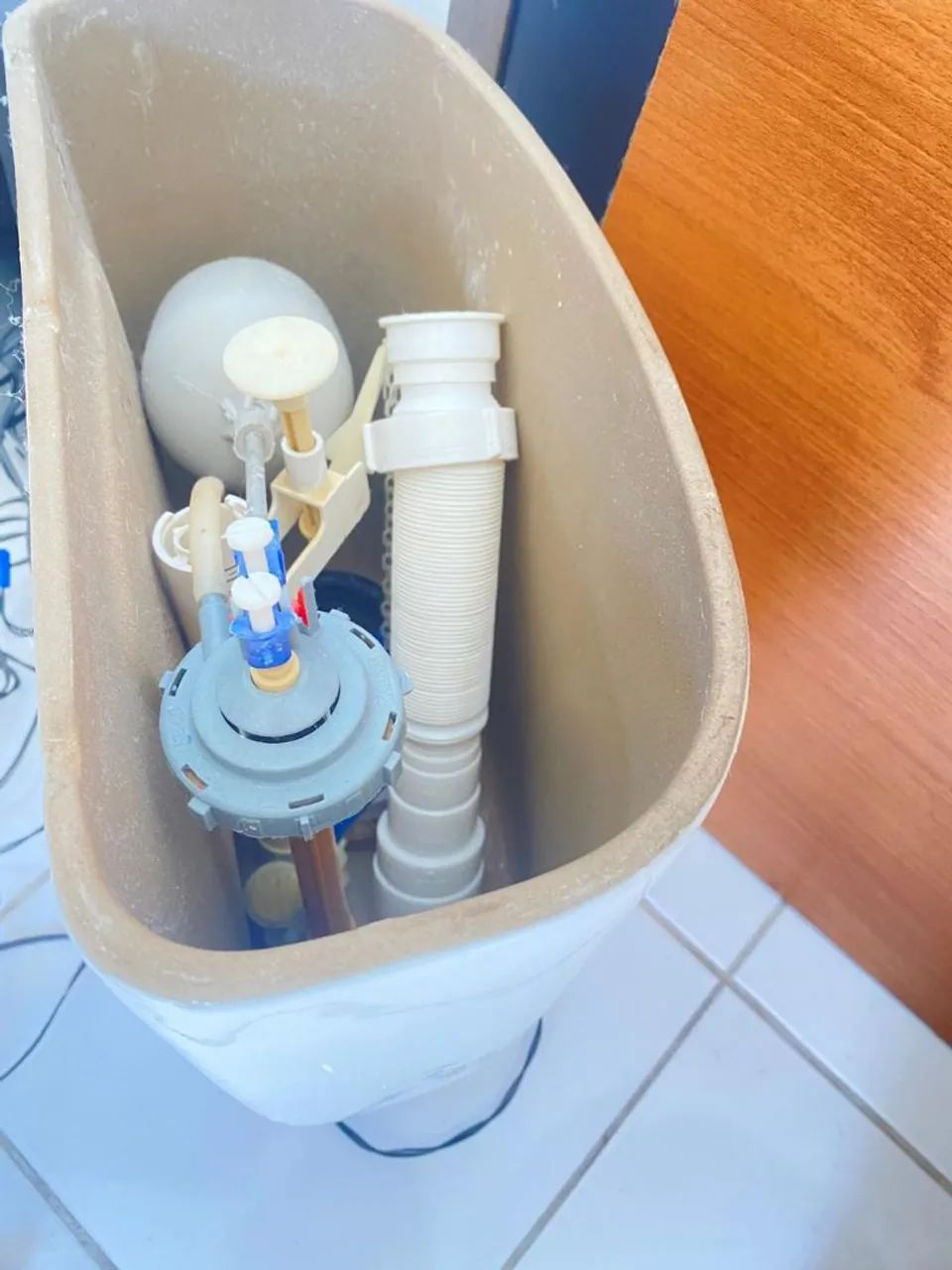 Vaso sanitário acoplado  - Foto 6