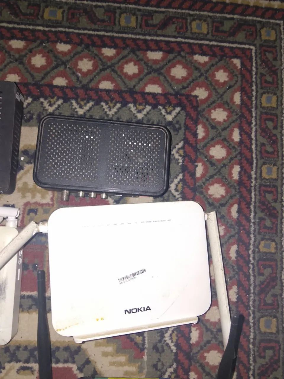 Roteadores e aparelho da sky  - Foto 4