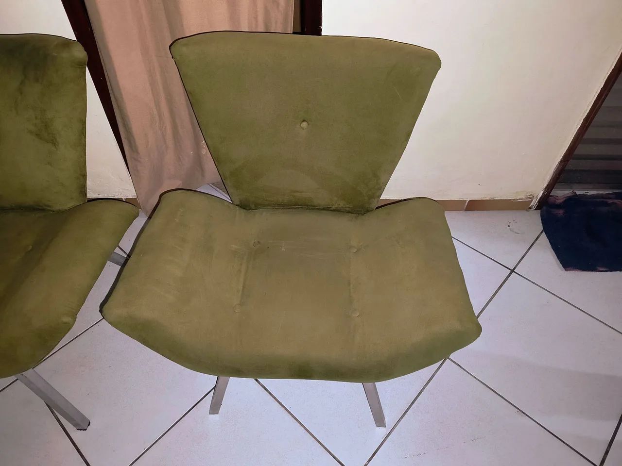 Par De Poltronas / Cadeiras Decorativas Suede Para Sala, Quarto Ou Recepção - Foto 3