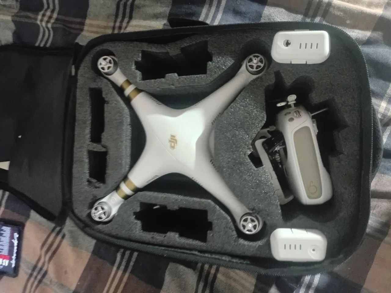 Drone dji phantom 3 4k com bateria nova voando mas na da dando imagem  - Foto 2
