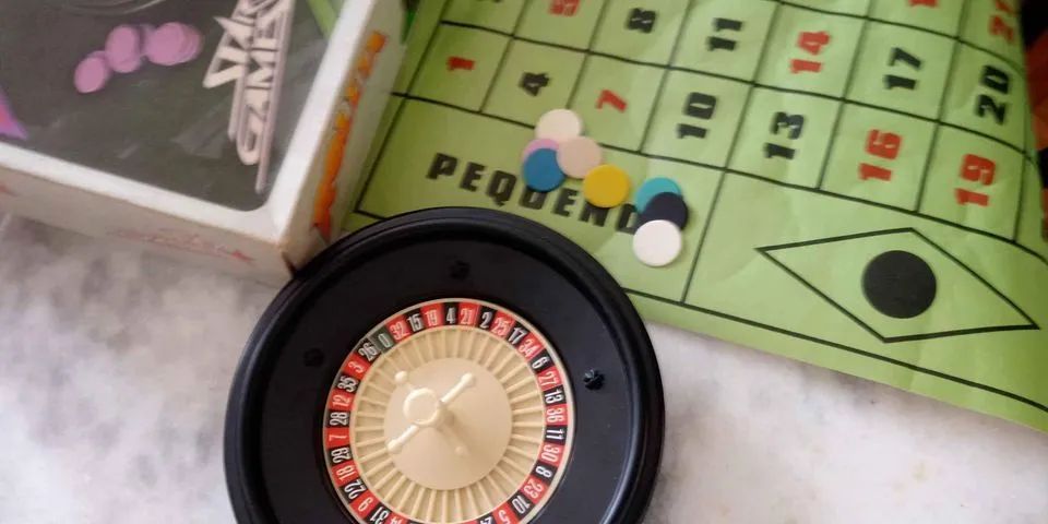 Jogo de Tabuleiro - Roleta - Anos 80  - Foto 2