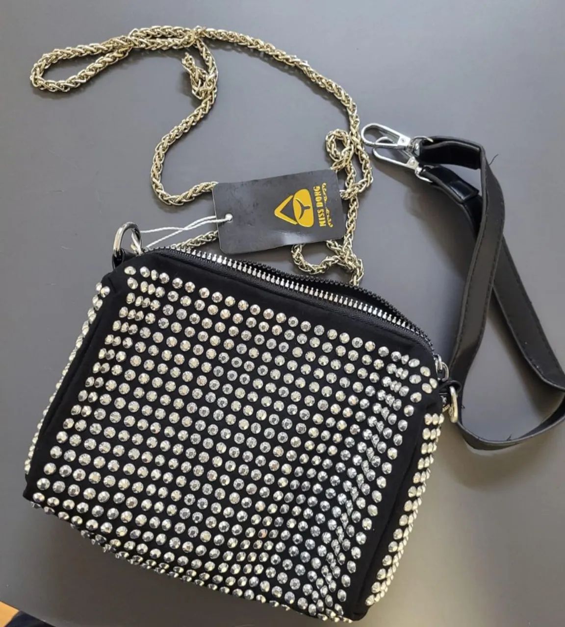 Bolsa pequena estilosa. 