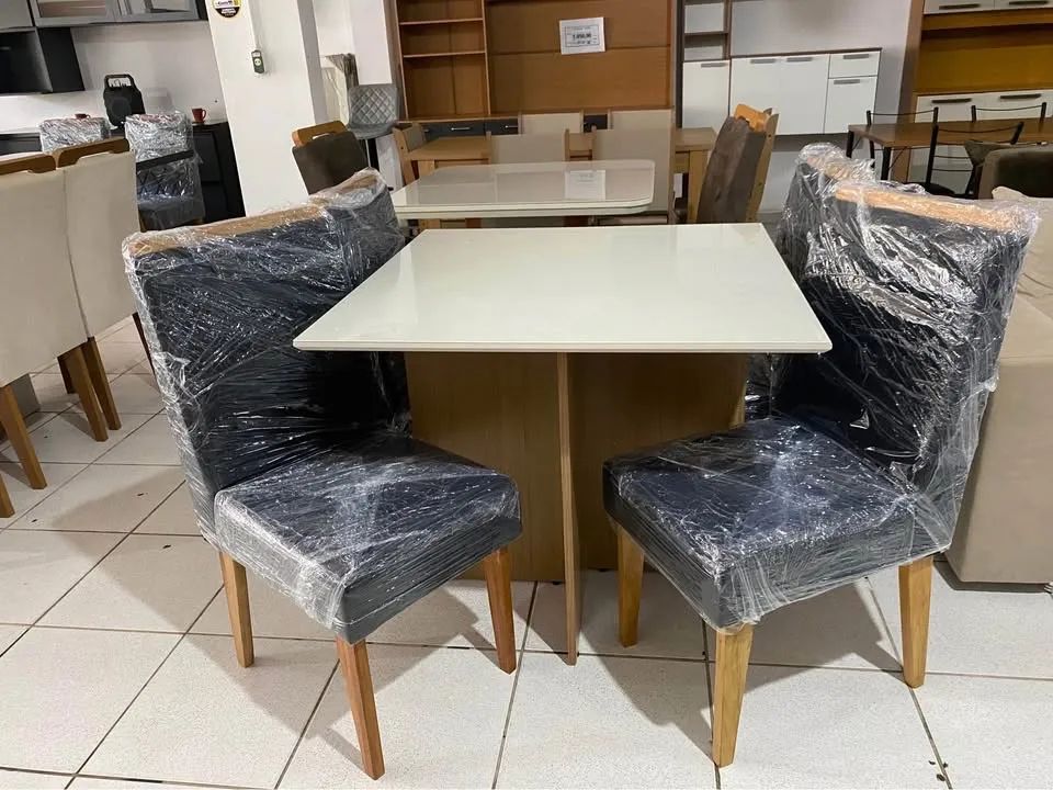 Mesa 90x90 de 4 cadeiras