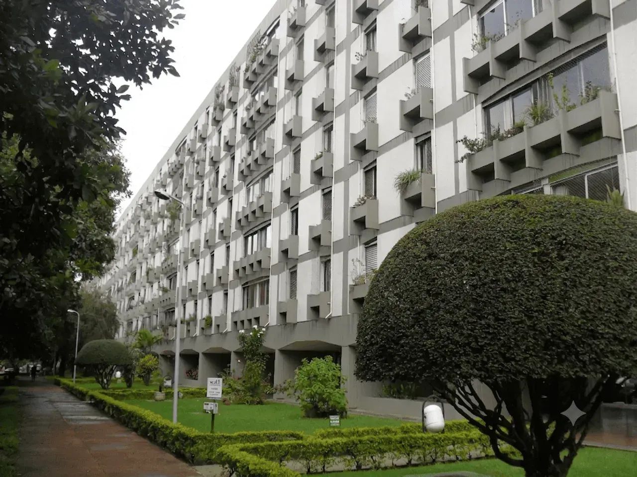 APARTAMENTO DE 3 QUARTOS COM SUÍTE E GARAGEM