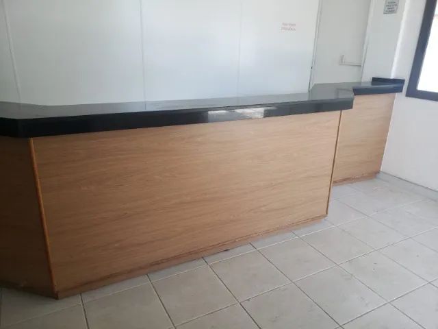 Balcão e Móveis de uma Clínica Médica.