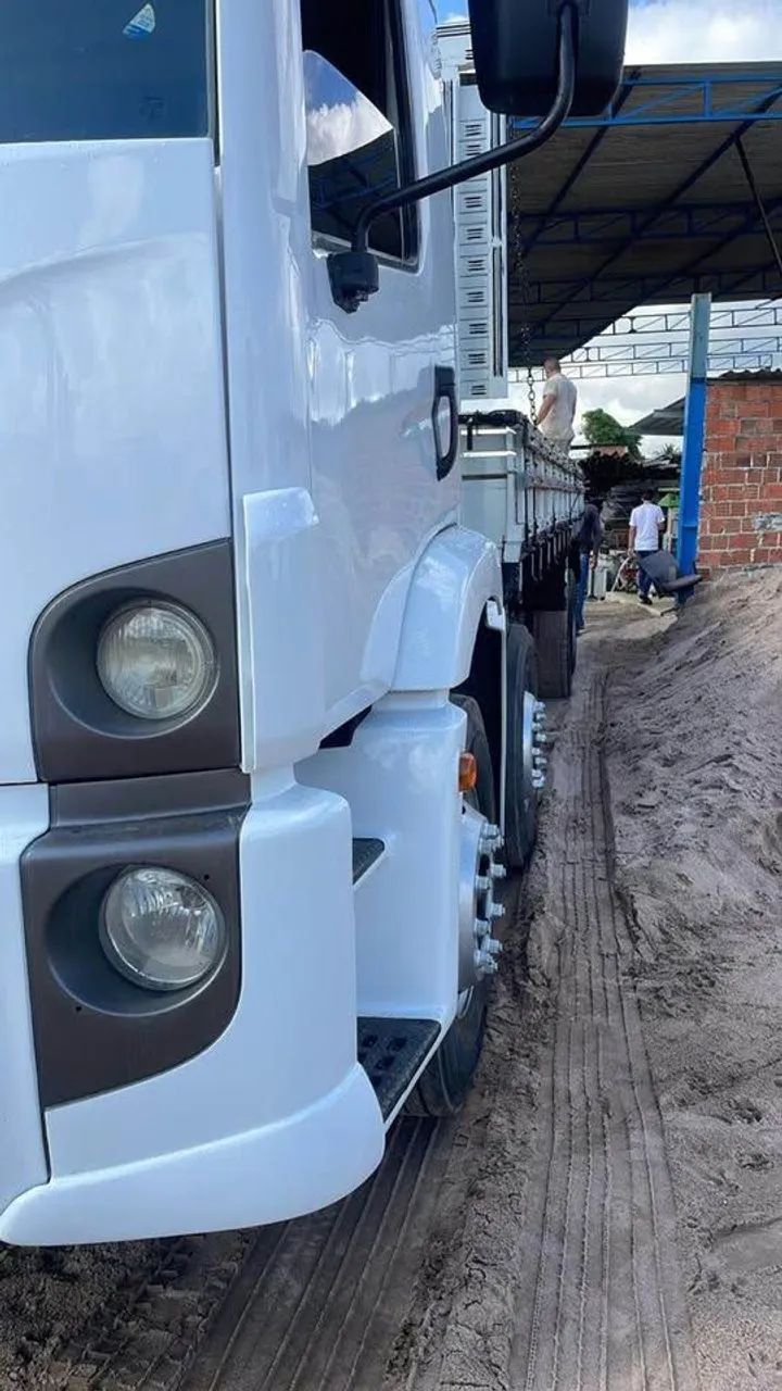 Vendo caminhão bitruck no boleto.  - Foto 4
