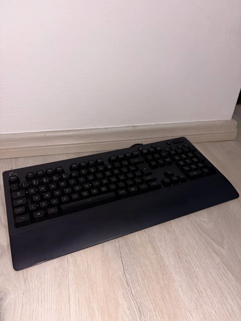Teclado Logitech G213 Prodigy RGB ABNT2 - Foto 2