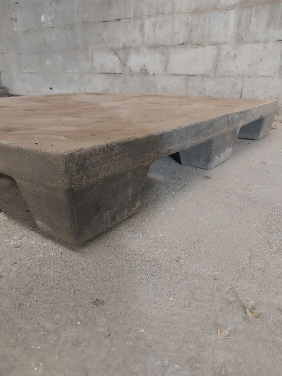 Pallet de plástico 1,30 X 1,20m - Foto 3