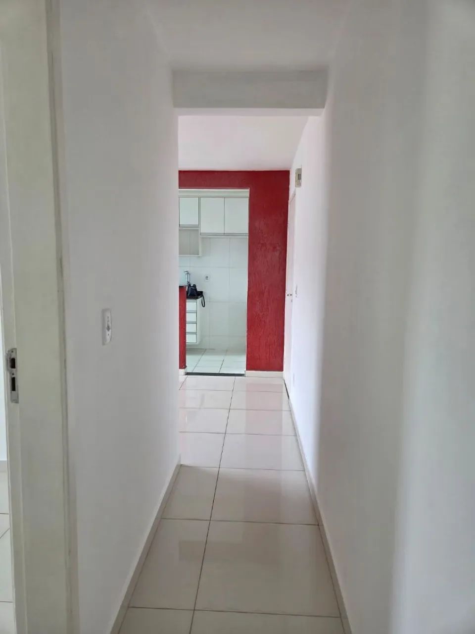 Apartamento no Residencial Jeribá com móveis planejados na cozinha e quarto - Foto 2