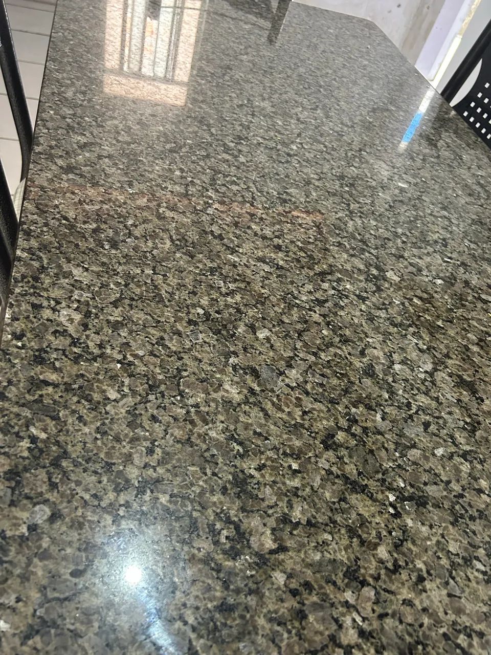 Mesa de mármore com 6 cadeiras  - Foto 4