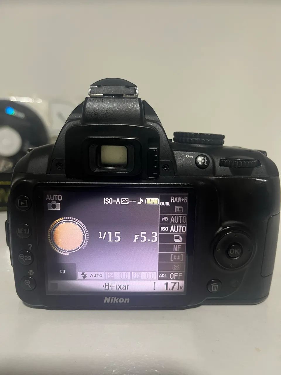 Câmera Nikon D3000 com lente e acessórios!! - Foto 5