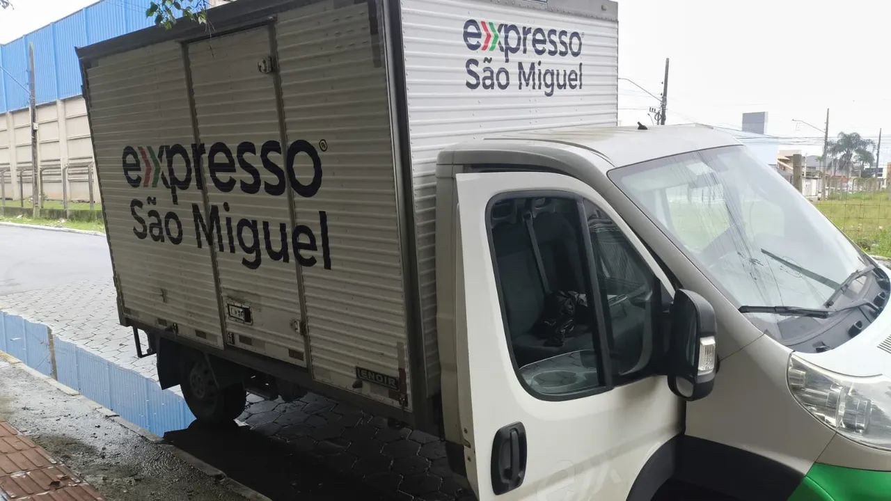 Ducato com Baú IMPECÁVEL  - Foto 2