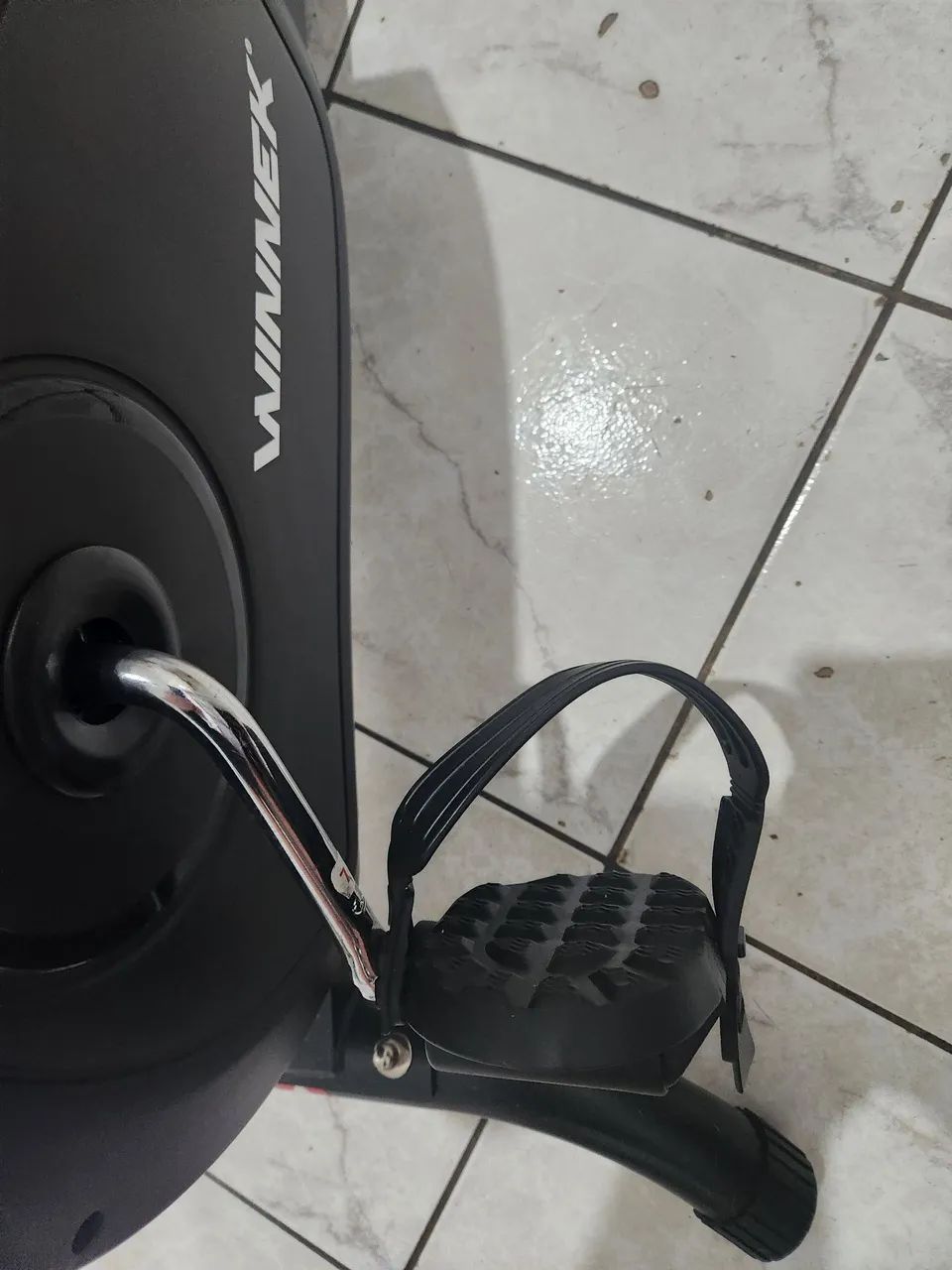 Vendo bicicleta ergométrica semi nova e sem uso. *   1150,00  no pix - Foto 5