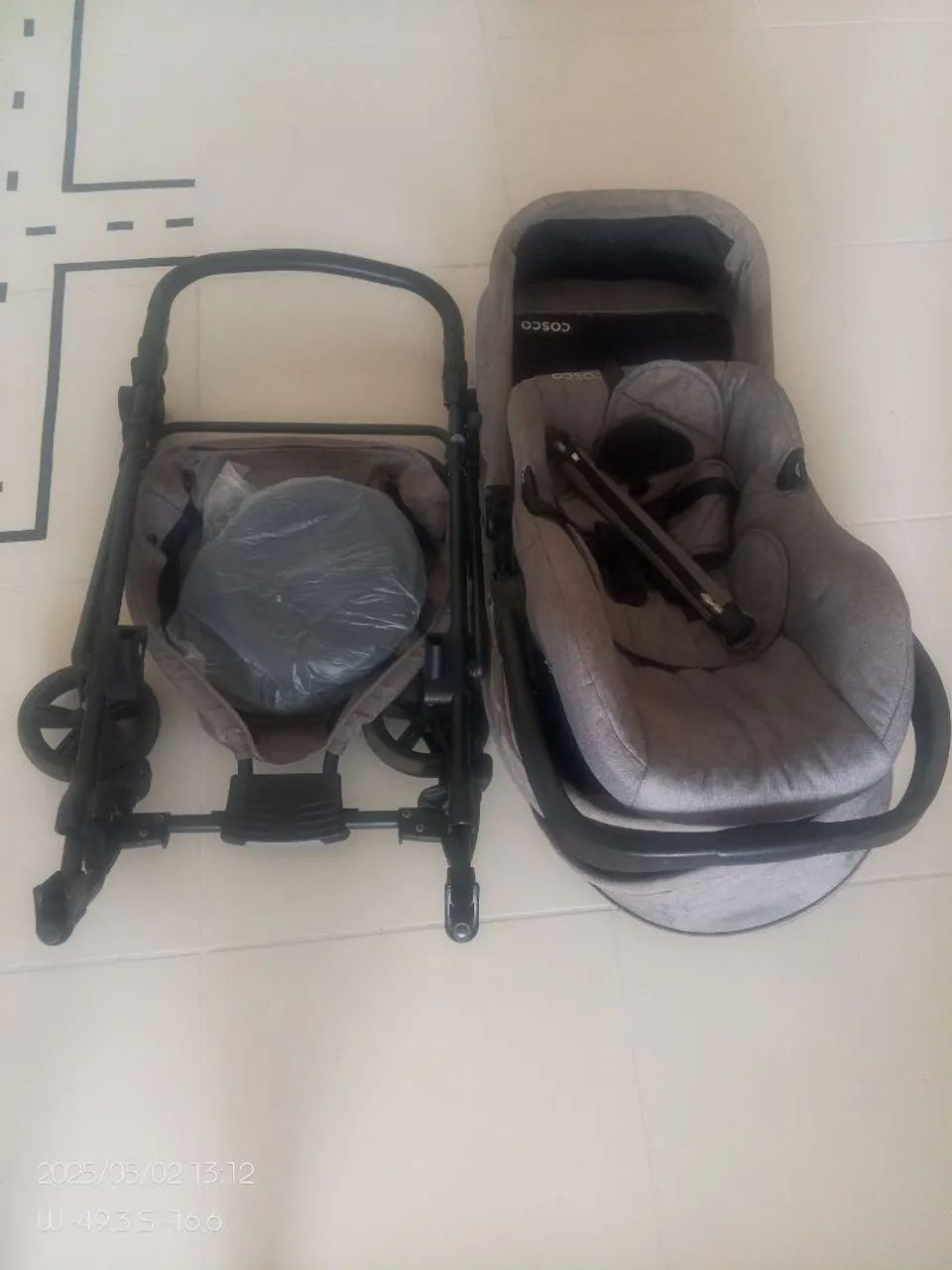 Carrinho de bebê e bebê conforto  - Foto 4