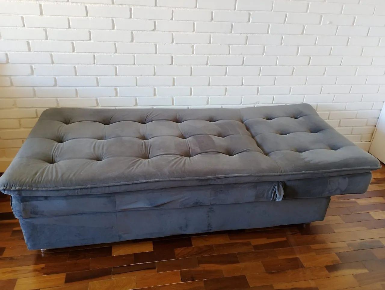 Sofá tipo divã reclinável cinza - 188x87x45cm - Foto 3