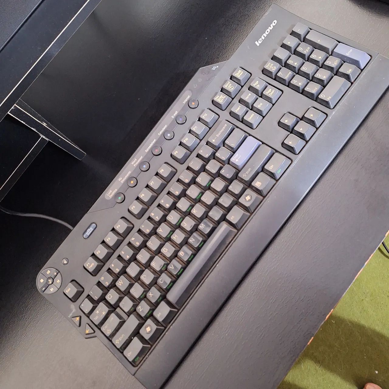All in one lenovo a70z com teclado e mouse - Foto 2