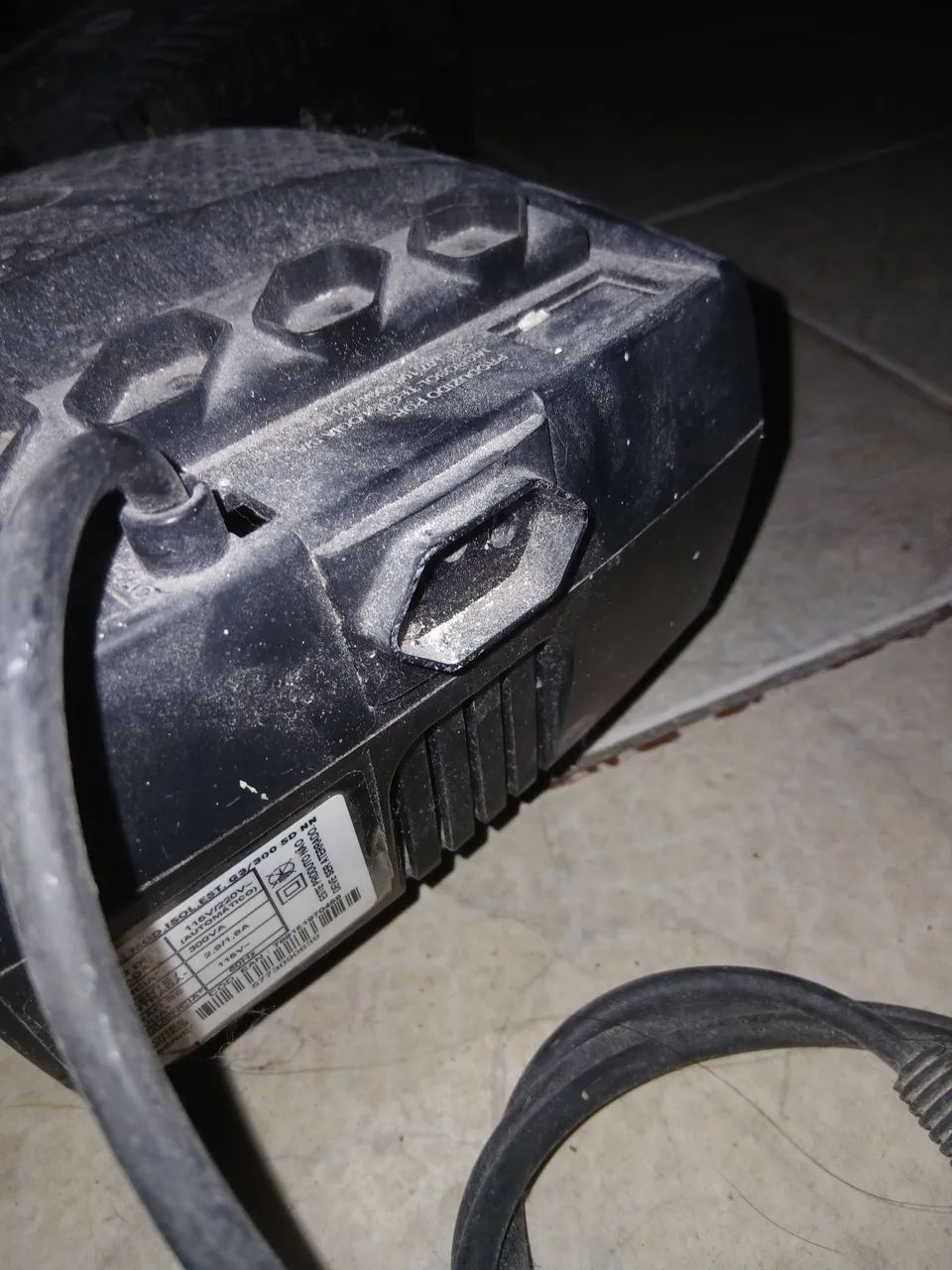 Estabilizador APC Microsol Módulo Isolado - Foto 4