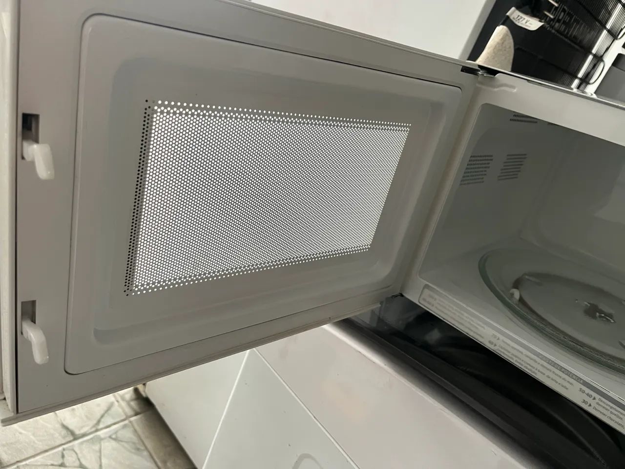 Vende se microondas Electrolux 27 L  - Foto 4